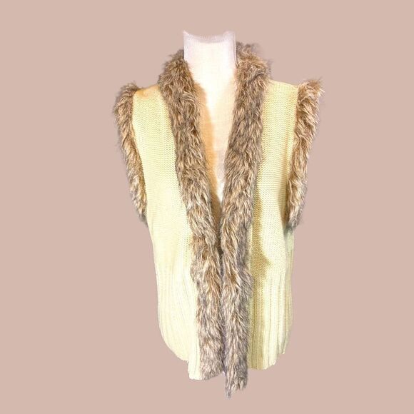 Vintage Faux Fur Lined Vest - Picture 2 of 13